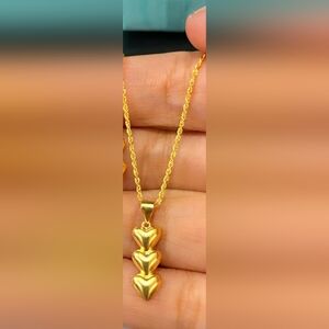 Elegant Gold Twisted Chain  Necklace With 3 Heart Pendant
